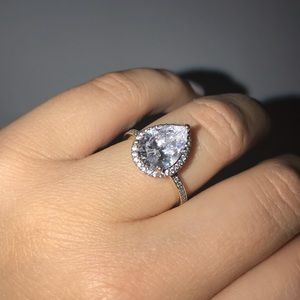 Size 7 Pandora tear drop diamond ring 💍💎